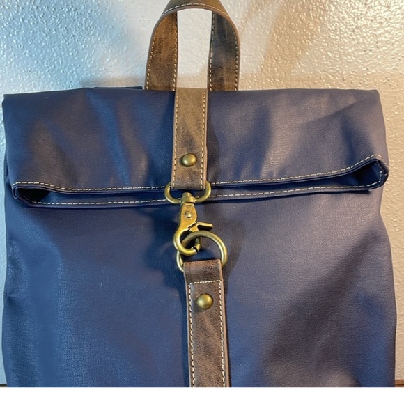 Cargoit Waxed Cotton Nautical Travel College Tote School Packback IPad Padded - Picture 2 of 13